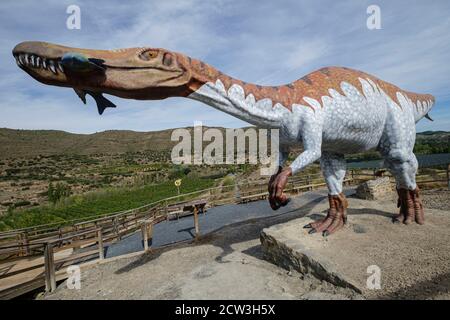 Reproduccion a tamaño natural de un dinosaurio Baryonyx, Yacimiento de icnitas de la era del Peladillo, Igea, la Rioja , Spagna, Europa Foto Stock
