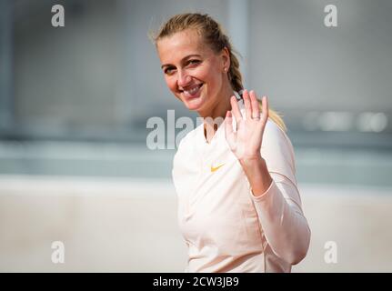 Petra Kvitova della Repubblica Ceca durante le prove prima dell'inizio del Roland Garros 2020, torneo di tennis Grand Slam, Qualifiche, lo scorso settembre Foto Stock