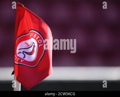 Ashton Gate Stadium, Bristol, Regno Unito. 27 Settembre 2020. Campionato di calcio inglese della Lega di calcio, Bristol City contro Sheffield Mercoledì; Bristol City Corner flag Credit: Action Plus Sports/Alamy Live News Foto Stock