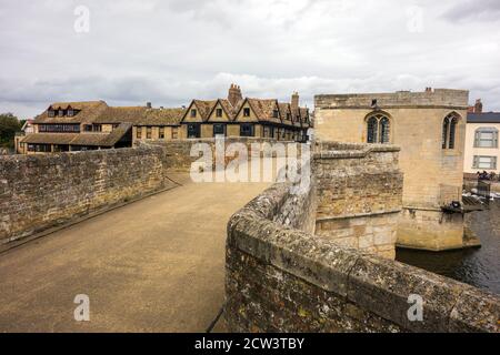 Ponte di St Ives ponte 15 ° secolo sul fiume Grande Ouse a St Ives, Cambridgeshire, uno dei soli quattro ponti in Inghilterra per incorporare una cappella Foto Stock