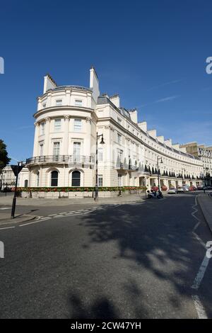 Grovenor Crescent Listed stucco Terrace, Belgravia, centro di Londra, Regno Unito Foto Stock