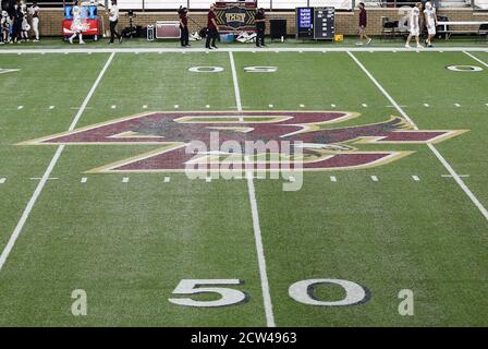 Stadio Alumni. 26 Settembre 2020. MA, USA; vista generale del logo BC Eagles a Midfield durante la partita di football NCAA tra Texas state Bobcats e Boston College Eagles all'Alumni Stadium. Anthony Nesmith/CSM/Alamy Live News Foto Stock