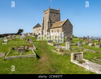 Vecchia chiesa di San Nicola, una chiesa dismessa ma ancora consacrata A Uphill Weston super Mare Somerset UK Foto Stock