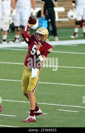 Stadio Alumni. 26 Settembre 2020. MA, USA; Boston College Eagles quarterback Phil Jurkovec (5) in azione durante la partita di football NCAA tra Texas state Bobcats e Boston College Eagles all'Alumni Stadium. Anthony Nesmith/CSM/Alamy Live News Foto Stock