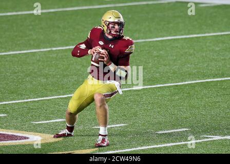 Stadio Alumni. 26 Settembre 2020. MA, USA; Boston College Eagles quarterback Phil Jurkovec (5) in azione durante la partita di football NCAA tra Texas state Bobcats e Boston College Eagles all'Alumni Stadium. Anthony Nesmith/CSM/Alamy Live News Foto Stock