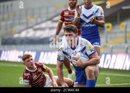 Lachlan Coote (1) di St Helens celebra la sua prova Foto Stock