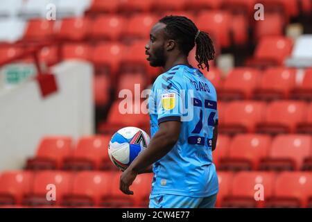 Fankaty Dabo (23) di Coventry City in azione durante il gioco Foto Stock