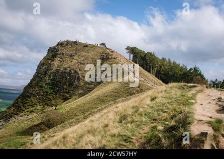 Sentiero che segue il Great Ridge da MAM Tor a Back Tor e Lose Hill, Derbyshire, Peak District, UK Foto Stock