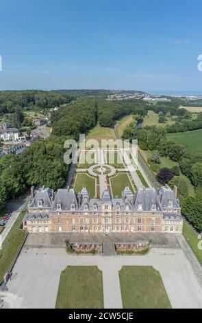 Francia, Senna Marittima (76), EU, castel, ospita il municipio Foto Stock