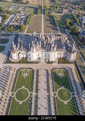 La facciata nord ovest del Chateau de Chambord, originariamente costruito come rifugio di caccia per il re Francesco i, è il più grande castello nella valle della Loira, F. Foto Stock