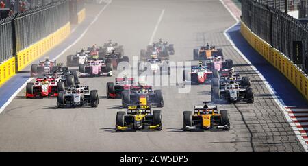 Sochi, Russia. 27 Settembre 2020. Inizio durante il 10° round del Campionato FIA Formula 2 2020 dal 25 al 27 settembre 2020 sull'Autodromo Sochi, a Sochi, Russia - Foto fra.ois Flamand / DPPI Credit: LM/DPPI/Francois Flamand/Alamy Live News Credit: Gruppo editoriale LiveMedia/Alamy Live News Foto Stock