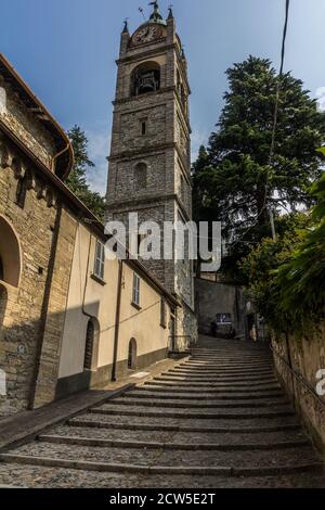 Camminare nella città di Bellano Foto Stock