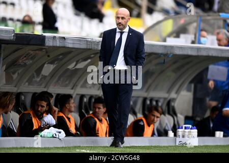 Cesena, Italia. 27 Settembre 2020. CESENA, ITALIA - 27 settembre 2020: Vincenzo Italiano, capo allenatore di Spezia Calcio, guarda prima della Serie UNA partita di calcio tra Spezia Calcio e US Sassuolo. US Sassuolo ha vinto 4-1 su Spezia Calcio. (Foto di Nicolò campo/Sipa USA) Credit: Sipa USA/Alamy Live News Foto Stock