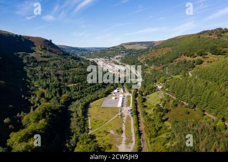 Vista aerea di un sito di test di Coronavirus a Ebbw vale a Blaenau Gwent, Galles Foto Stock