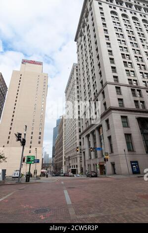 Edifici all'incrocio tra Forbes Avenue e Grant Street nel centro di Pittsburgh, Pennsylvania, Stati Uniti Foto Stock