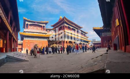 Pechino, Cina - Gen 12 2020: Tempio di Yonghe - il Palazzo della Pace e dell'armonia è un Tempio lama della scuola Gelug del Buddismo Tibetano, fondata nel 16 Foto Stock