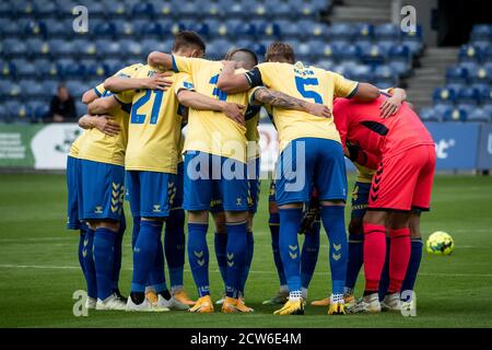 Broendby, Danimarca. 27 Settembre 2020. Broendby SE i giocatori veduto gahtered prima della partita 3F Superliga tra Broendby IF e AC Horsens al Broendby Stadion di Broendby. (Photo Credit: Gonzales Photo/Alamy Live News Foto Stock