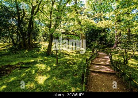 Kenroku-en, uno dei tre grandi giardini del Giappone, a Kanazawa, Ishikawa Foto Stock