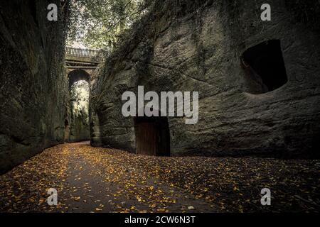 Fantastiche grotte, volte e cantine di roccia vicino a Uberlingen e Sipplingen sul lago di Costanza Foto Stock