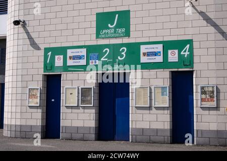 Ingresso ai tornelli all'University of Bolton Stadium nel Lancashire di luglio 2020 Foto Stock