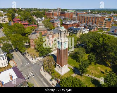 Vista aerea della Brown University Carrie Tower su College Hill a Providence, Rhode Island, RI, USA. Foto Stock