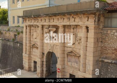 Porta di terra - poi l'ingresso principale della città, costruita da un architetto veneziano Michele Sanmicheli nel 1543, Zara, Croazia Foto Stock