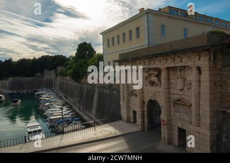 Porta di terra - poi l'ingresso principale della città, costruita da un architetto veneziano Michele Sanmicheli nel 1543, Zara, Croazia Foto Stock