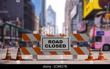 Strada chiusa cartello di testo, strada barriera e coni traffico in centro, sfondo centro città. Sicurezza della costruzione, lavori su strada in corso. illustrazione 3d Foto Stock