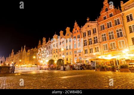 Una serata d'autunno a Długi Targ nella città vecchia di Gdańsk Foto Stock