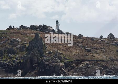 Faro di Peninnis sulla testa di Peninnis, isole di St Mary di Scilly Foto Stock