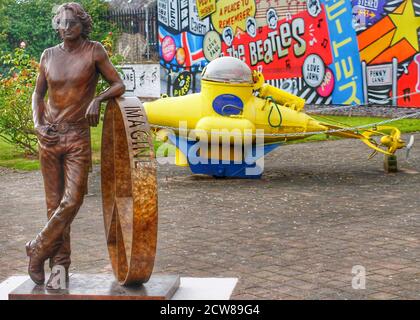 Opere d'arte dei Beatles e John Lennon Peace statue Credit Ian fairfrate/Alamy foto di scorta Foto Stock