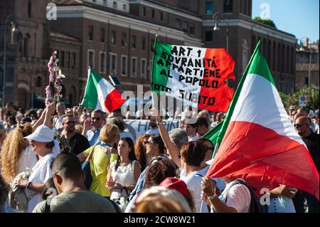 Roma, Italia, 05/06/2020: No Mask rally, contro la 'dittatura sanitaria'. Piazza bocca della Verità Foto Stock