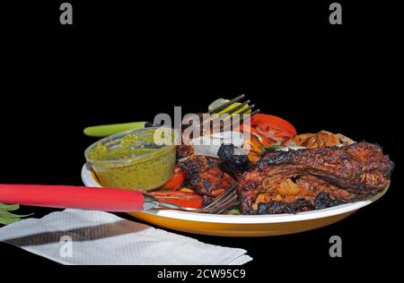 Pollo arrosto di stile indiano o pollo tandoori. Cibi indiani non vegetariani. Foto Stock