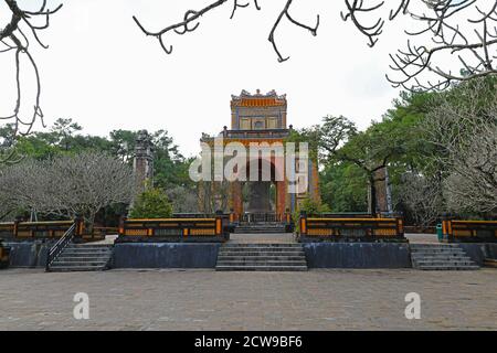 Il Padiglione Stele nella Tomba reale di Tu Duc, al complesso del Tempio di Gieu, alla Città Imperiale di Hue, Vietnam, Indocina, Asia sudorientale, Asia Foto Stock