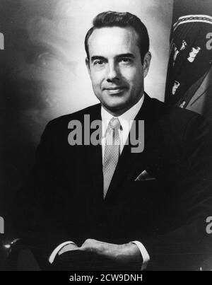 Ritratto ufficiale del senatore Robert J Dole del Kansas, Washington, DC, 1973. (Foto di Senator Dole's Office/United States Information Agency/RBM Vintage Images) Foto Stock