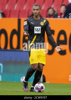 Perplessità ... Manuel AKANJI (n. 16, DO). Calcio, FC Augusta (A) - Borussia Dortmund (DO) 2: 0, Bundesliga, 2 ° giorno di partita, stagione 2020/2021, il 26 settembre 2020 ad Augusta / WWKARENA / Germania. Nota dell'editore: Le norme DFL vietano l'uso di fotografie come sequenze di immagini e/o quasi-video. ¬ | utilizzo in tutto il mondo Foto Stock