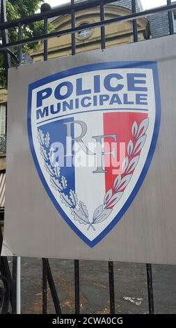 Bordeaux , Aquitaine / Francia - 09 25 2020 : simbolo comunale della polizia e segno di testo davanti alla polizia francese ufficio municipale nella città francese Foto Stock
