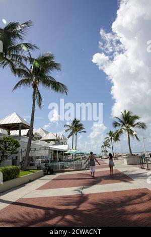 Mallory Square a Key West, Florida, USA. Questo posto è il punto di tramonto più popolare di Key West. Foto Stock