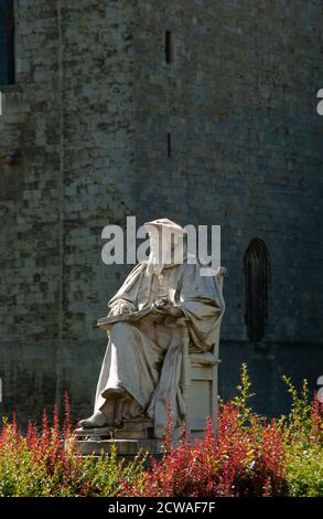 Statua dello scrittore e teologo Richard Hooker, la Cattedrale, Exeter, Devon, Inghilterra Foto Stock