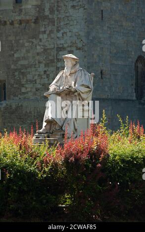 Statua dello scrittore e teologo Richard Hooker, la Cattedrale, Exeter, Devon, Inghilterra Foto Stock