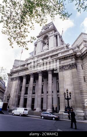 Lavori di ristrutturazione in corso presso il Willis Caroon Building in Trinity Square nella città di Londra . 05 maggio 1993. Foto: Neil Turner Foto Stock