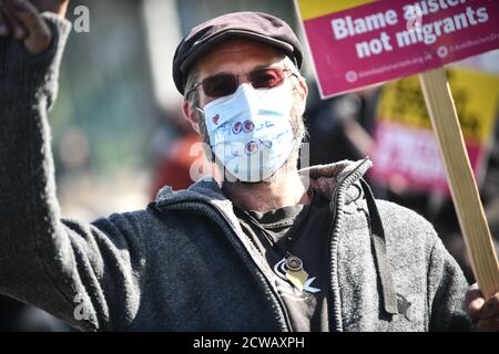 Penalmente, Galles, Sabato, 26 settembre 2020 nella foto sono i manifestanti che sostengono il sistema di portare i richiedenti asilo nel campo di Penally vicino T. Foto Stock