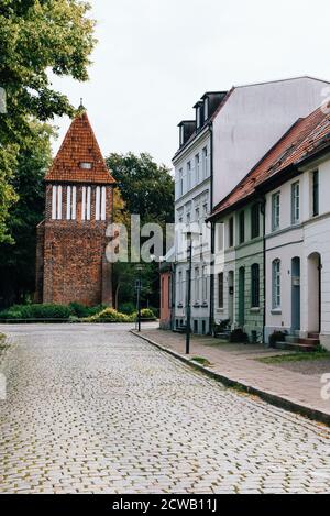 Ultima Torre o torre di acqua monumento nel centro storico di Wismar in Germania. Foto Stock