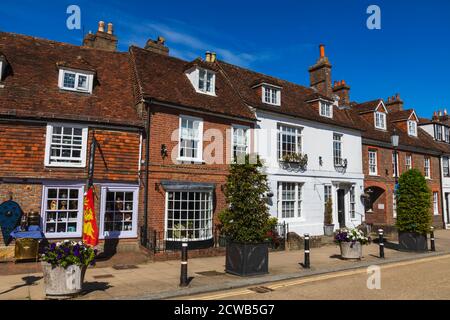 Inghilterra, East Sussex, Battle, High Street, negozio di antiquariato Foto Stock