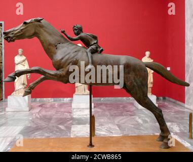 Il fantino d'Artemision, una grande statua ellenistica in bronzo di un ragazzo che cavalcava un cavallo, datata intorno al 150-140 a.C. Foto Stock