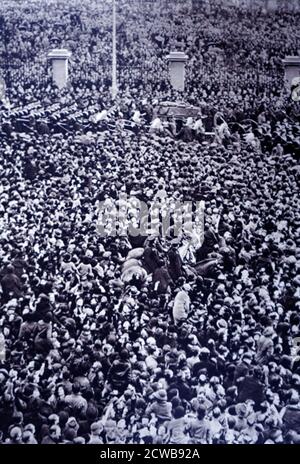 Fotografia scattata durante la processione funeraria di stato di Giorgio V. Foto Stock