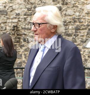 Lord Heseltine arriva a dare interviste ai media, dopo essere tornato al parlamento dopo che la proroga è stata annullata dalla Corte Suprema. 25 settembre 2019. Michael Heseltine, Baron Heseltine (1933), politico e uomo d'affari britannico. Heseltine è stato membro conservatore del Parlamento dal 1966 al 2001, ed è stata una figura di spicco nei governi di Margaret Thatcher e John Major, tra cui il vice primo ministro sotto quest'ultimo. Foto Stock