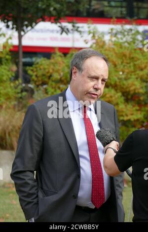 Nigel Alexander Dodds (1958), barrister dell'Irlanda del Nord e politico unionista. È il deputato al Parlamento (parlamentare) di Belfast North ed è stato vice leader del Partito unionista democratico (DUP) dal giugno 2008. È stato due volte sindaco di Belfast, e dal 1993 è Segretario Generale del DUP Foto Stock