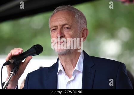 Fotografia di Jeremy Corbyn. Jeremy Bernard Corbyn (1949-) un politico britannico che dal 2015 è leader del Partito laburista e leader dell'opposizione Foto Stock