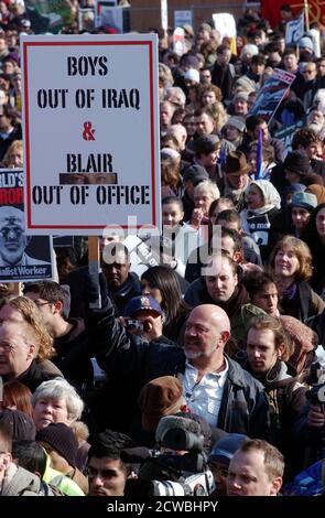 Fotografia scattata durante un raduno della guerra anti-Iraq nel 2003 Foto Stock